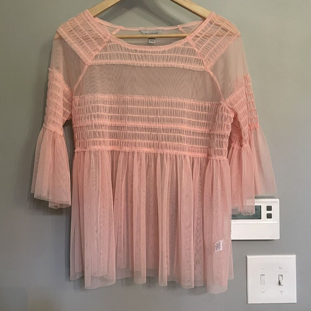 Belle & Sky Top Womens Size Small Sheer Mesh Flare Sleeve Pullover Peach Pink